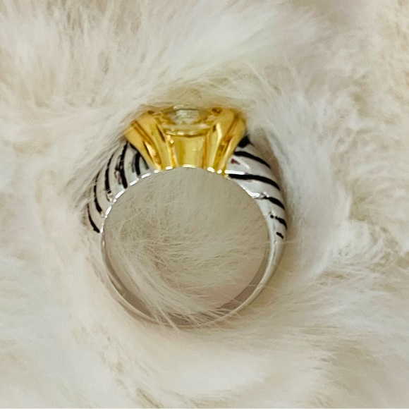 Lady’s ring w/yellow gemstone - Picture 4 of 5